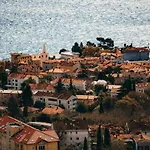 Cvita - Cozy With An Amazing View